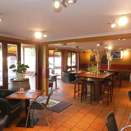 Logis Les Provinciales Szálloda Arpajon-sur-Cère