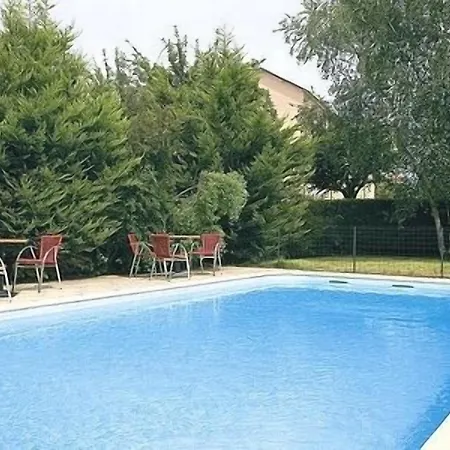 ホテル Logis Les Provinciales 2*