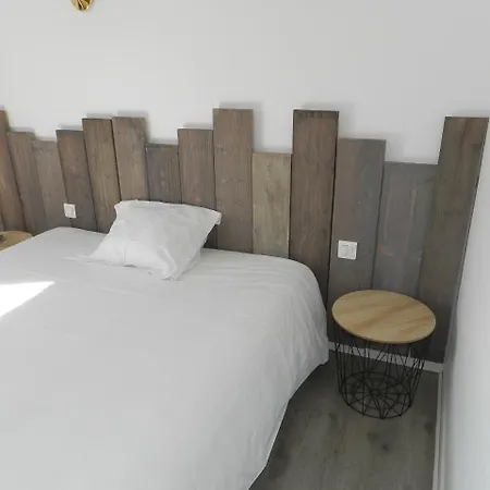 Logis Les Provinciales Szálloda Arpajon-sur-Cère