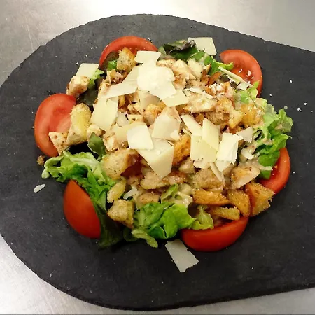 Logis Les Provinciales Szálloda 2*