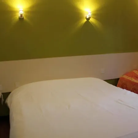 Logis Les Provinciales Hotel 2*